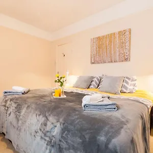 Holiday home Radford Place - - Patio & Garden - - Chiefs - Uni -wifi, Exeter